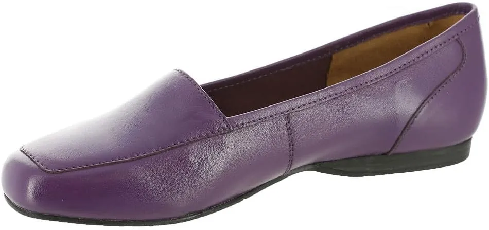 ARRAY Women’s Freedom Leather Slip-On Dress Flat