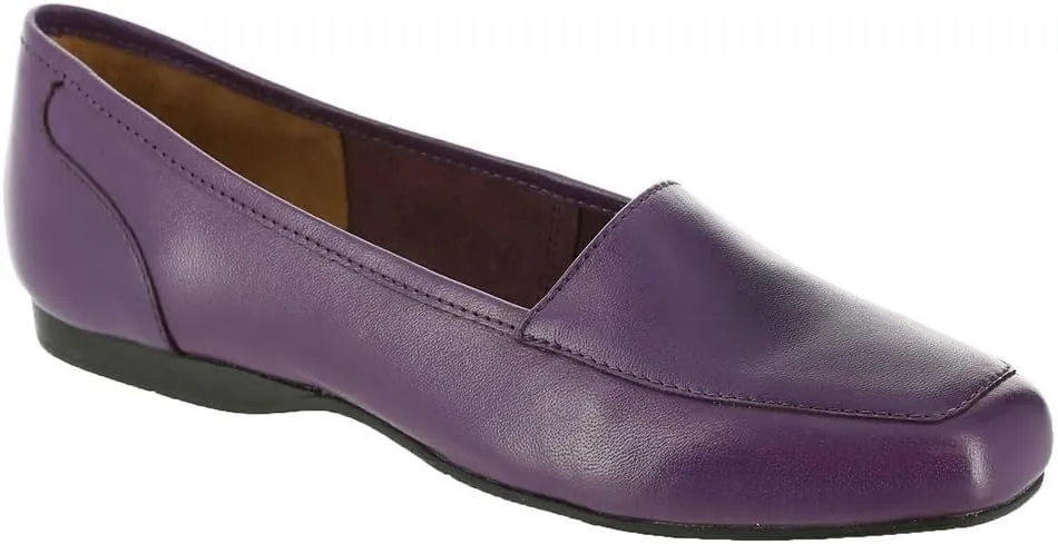 ARRAY Women’s Freedom Leather Slip-On Dress Flat