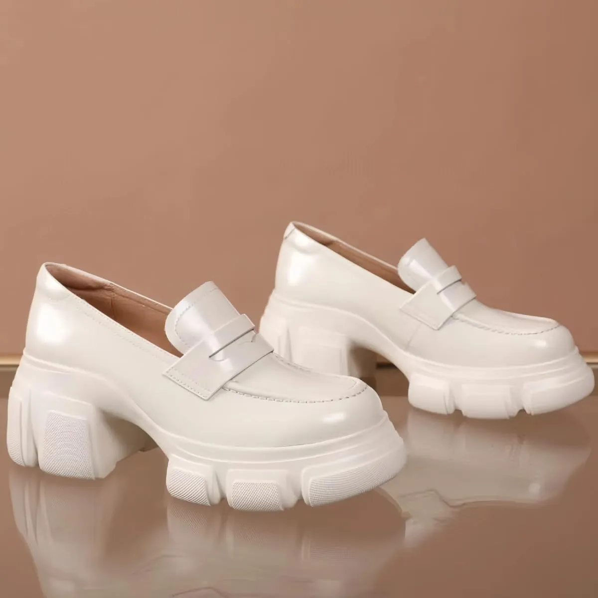 Comfort Women's Leather Loafers Closed Round Toed Waterproof Platforms Chunky Block Heels for Women Office Dress Casual Shoes